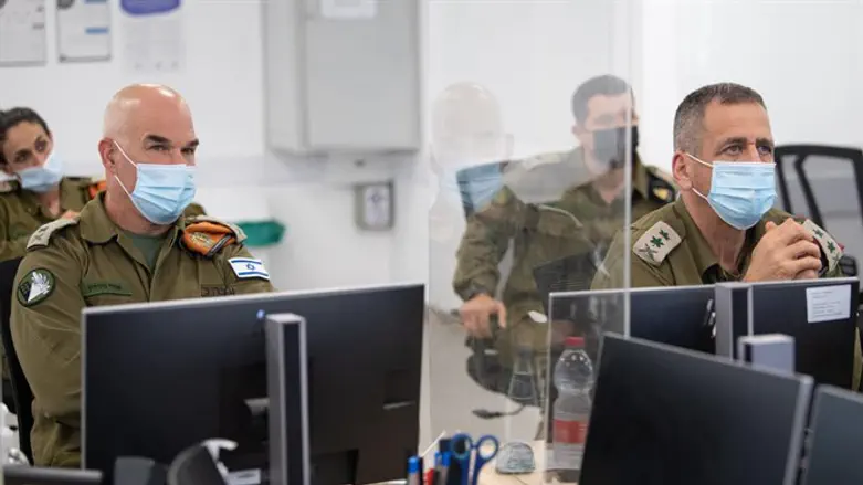 IDF Chief of Staff (r.) meeting with Home Front Command officers