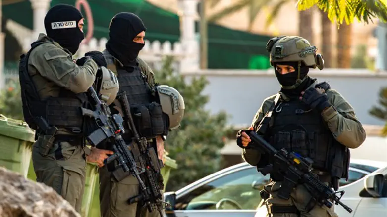Security forces pursuing escaped terrorists