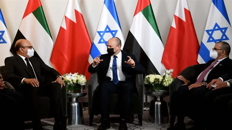 Премьер-министр Израиля на встрече с министрами из Бахрейна и ОАЭ