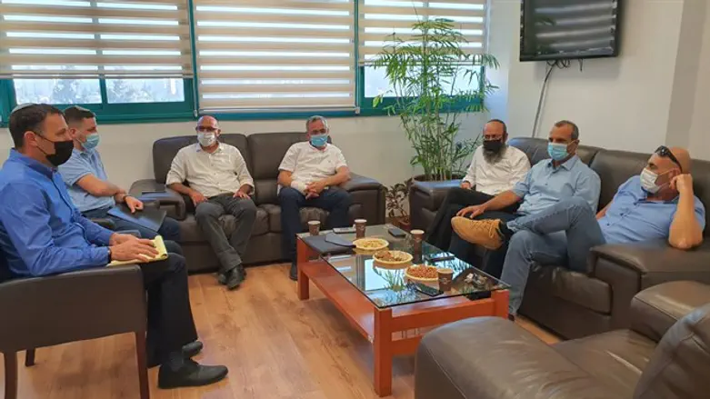 Matan Kahana with heads of Yesha Council