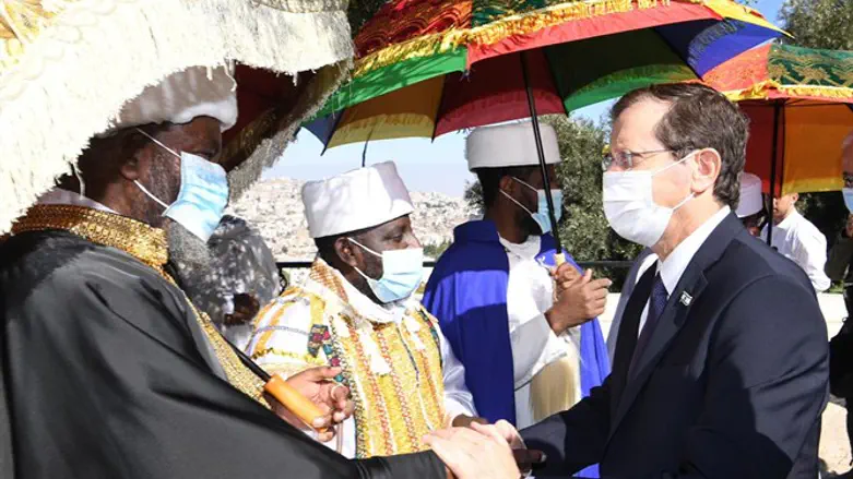 President Isaac Herzog celebrates Sigd in Jerusalem