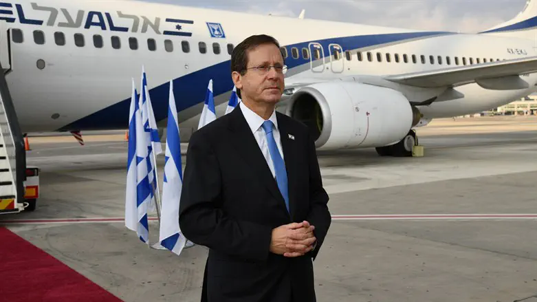 Herzog preparing to board his plane