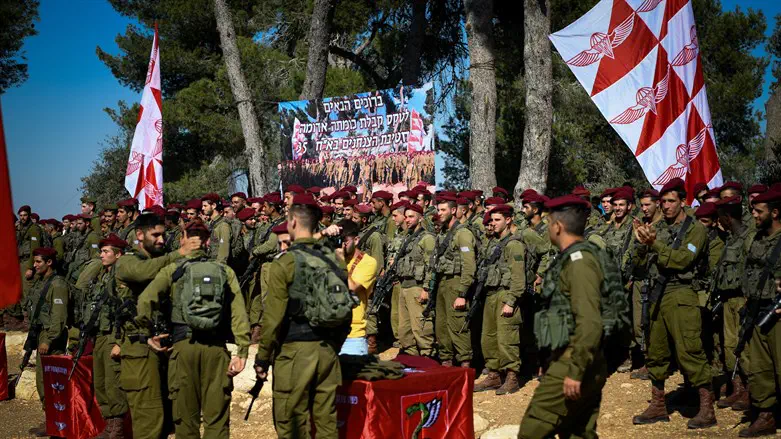 Israeli soldiers from the Paratroopers Brigade during a swearing-in ceremony in Jerusalem