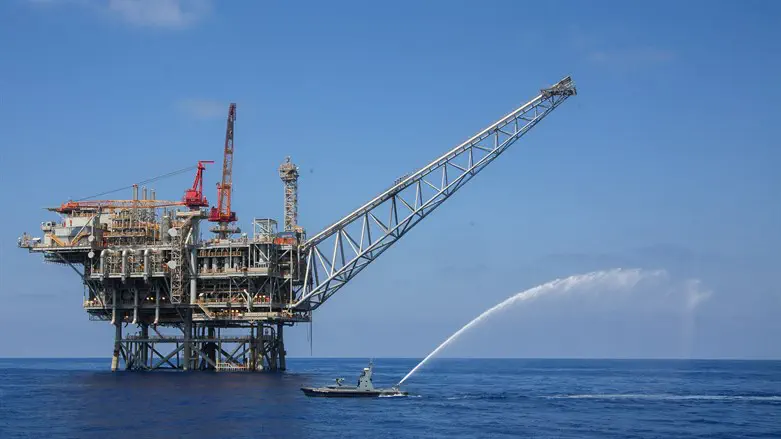 Gas drilling rig (illustrative)
