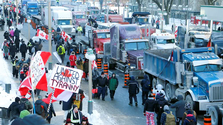 Truckers protest against COVID-19 vaccine mandate in Ottawa