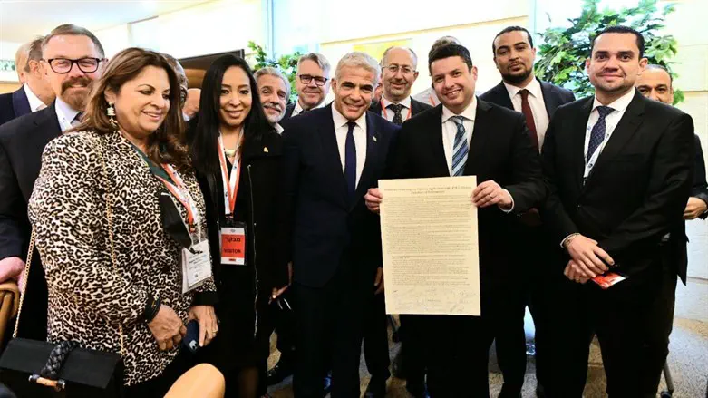 MPs with Yair Lapid