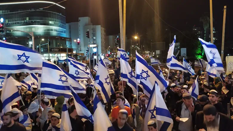 Demonstration in Hadera at the spot of Sunday night's terror attack