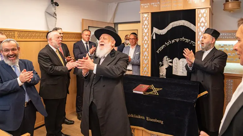 Inaugurating the new synagogue