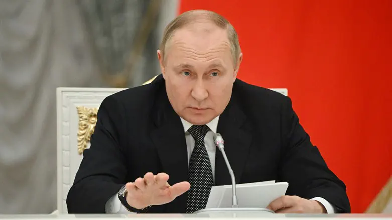 Russian President Putin: Why does he want to shutter the Jewish Agency?