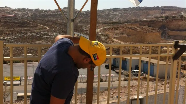 Building a sukkah