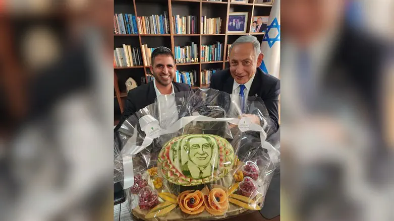 Биньямин Нетаньяху и Шломо Каръи