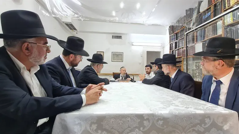 Degel HaTorah MKs at home of Rabbi Gershon Edelstein
