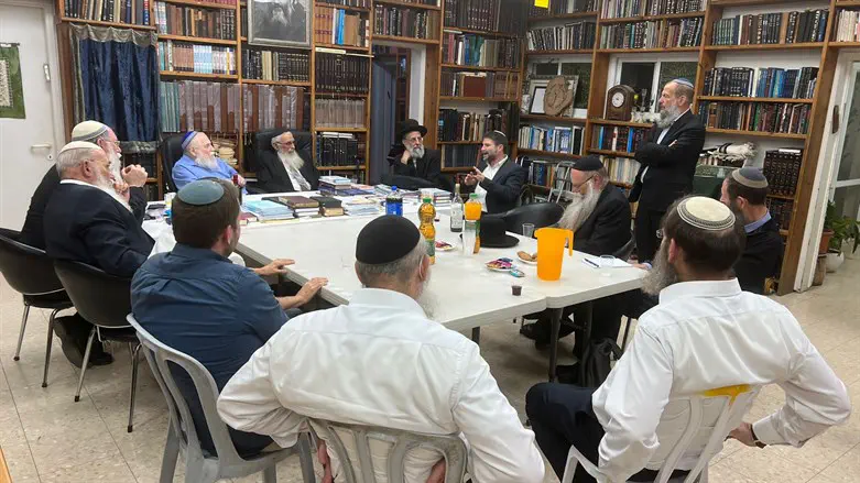 Smotrich meets with rabbis to get support for coalition demands