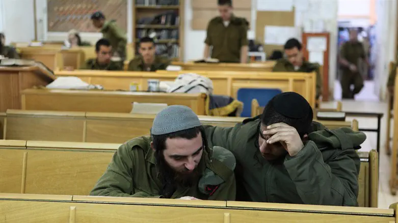 IDF soldiers learning Torah