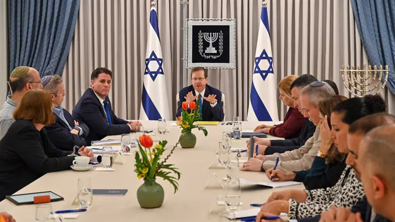 Переговоры между коалицией и оппозицией в Доме президента государства Израиль