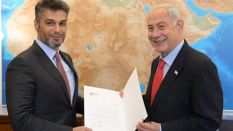 נתניהו עם שגריר איחוד האמירויות בישראל מוחמד מחמוד אל-חאג'ה