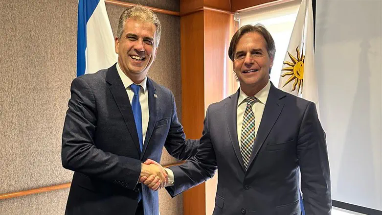 השר אלי כהן עם נשיא אורגוואי