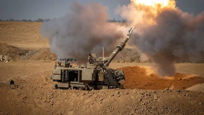 IDF artillery firing into Gaza