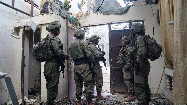 IDF forces operate in Gaza