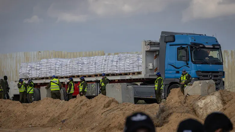 Truck carries humanitarian aid to Gaza