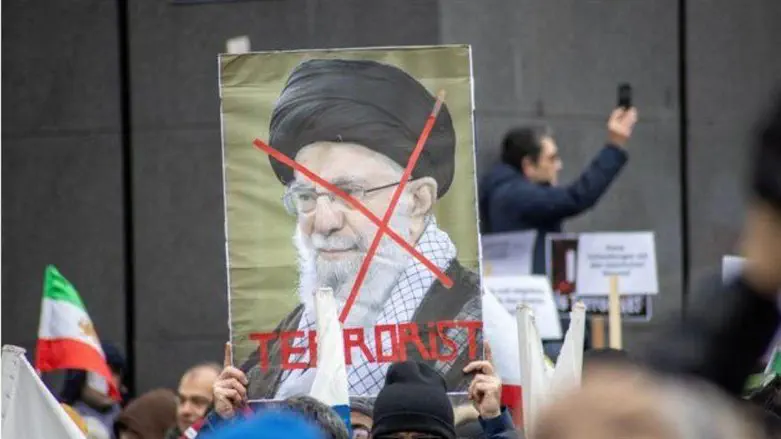 X-ing out the Ayatollah