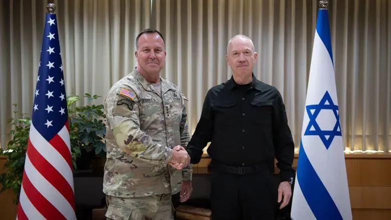 CENTCOM commander meets Israel's Defense Min.