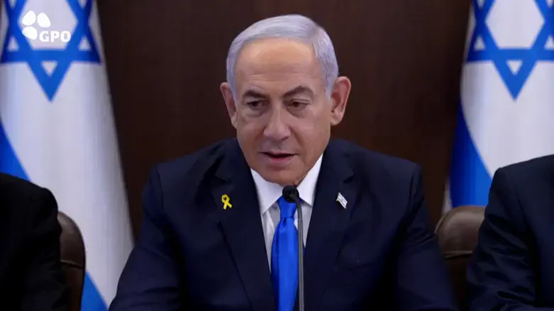 Netanyahu at Cabinet meeting