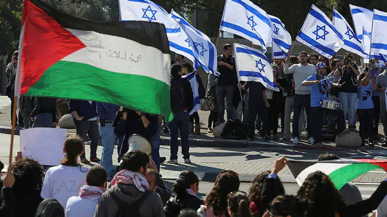 Israeli and PA flags