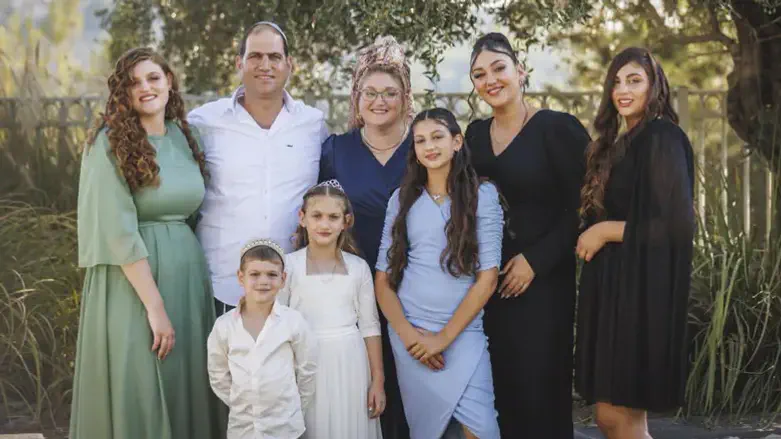 Major Rabbi Aviram Hariv and his family