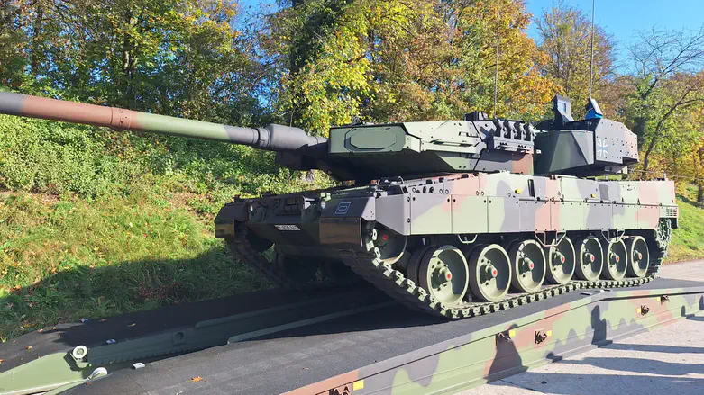 Leopard Tank, with Israeli TROPHY System