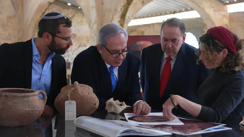 Yisrael Ganz, PM Netanyahu and Huckabee