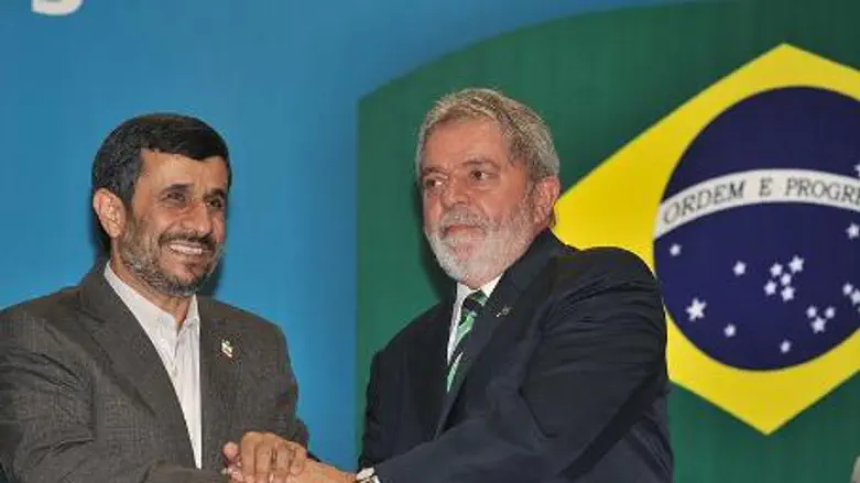 Iran's Ahmadinejad with Brazil's da Silva