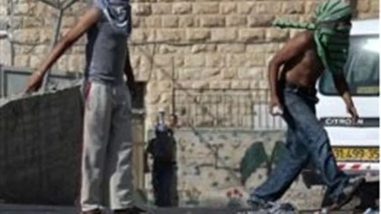 Rock throwing Arabs in Jerusalem