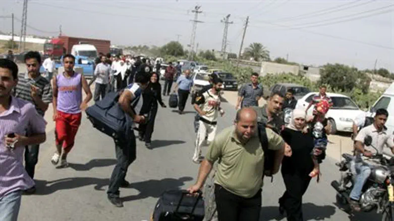 PA Arabs at Rafiah crossing