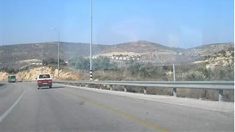 Samaria road