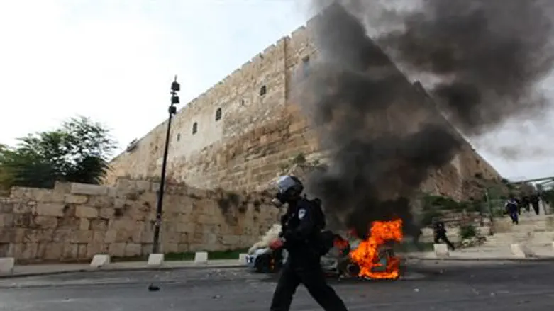 Policeman at Jerusalem riot