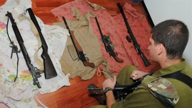 IDF displays weapons from Hevron