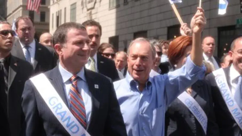  Bloomberg (right) and Minister Edelstein in 