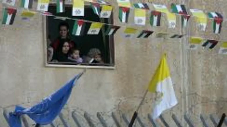 Arab "refugees" in Bethlehem watch Pope, 2009