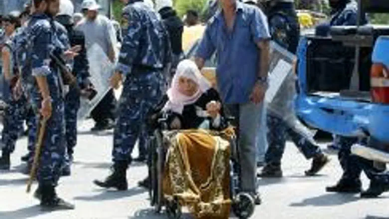 Hamas escorts medical patient from Gaza