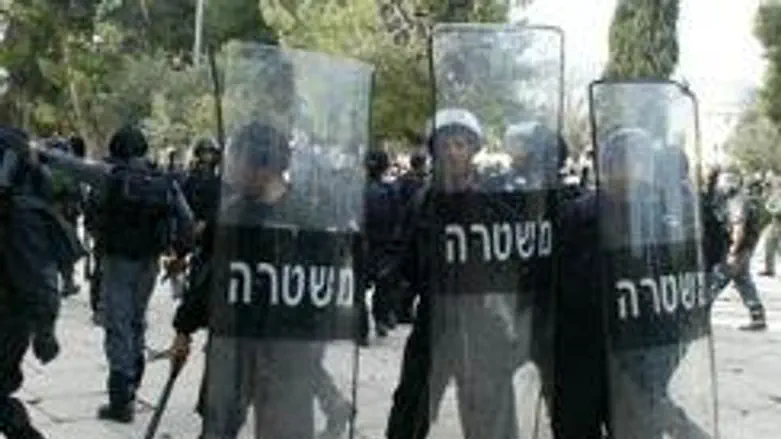 Riot police at the Temple Mount
