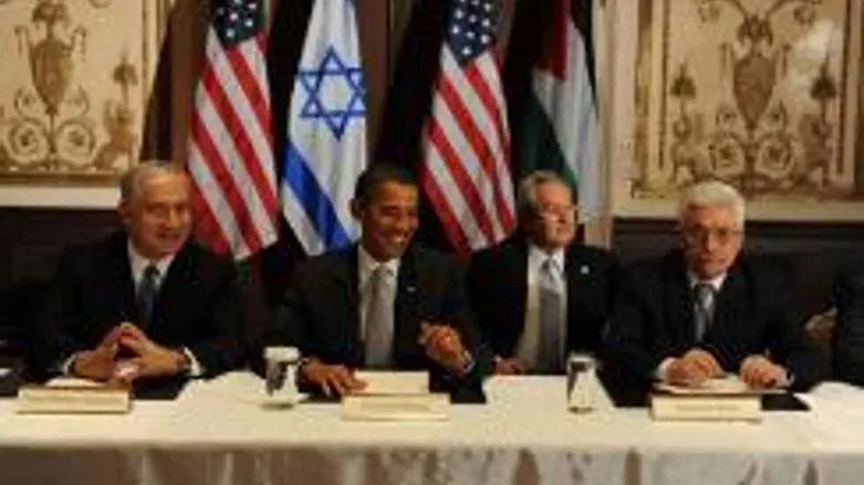 Netanyahu, Obama and Abbas (right)