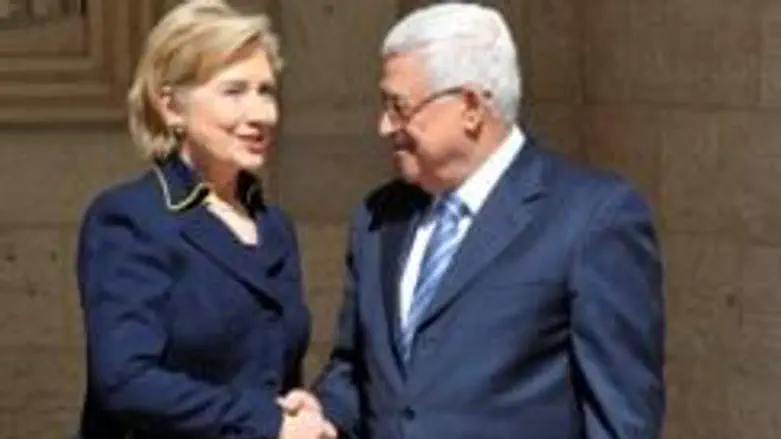 Clinton and Abbas during visit to Israel 
