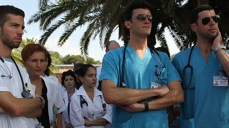 רופאים נוטשים את משמרתם בבי"ח ברזילי 