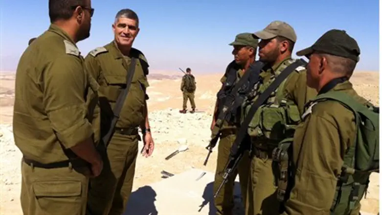 OC Southern Commander Tal Russo tours troops