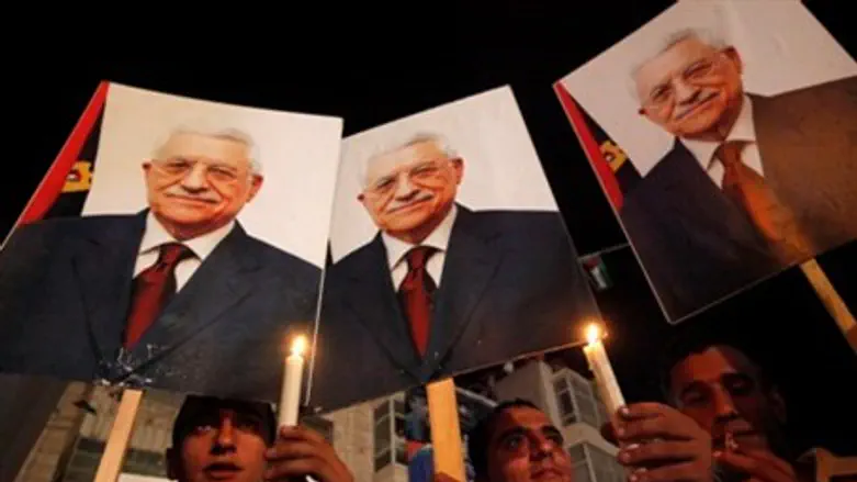 Pictures of Abbas in Ramallah rally (archive)
