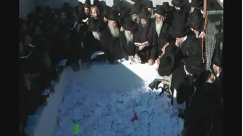 Chabad Rabbis at Rebbe's grave