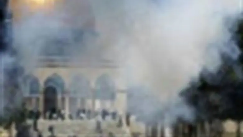 Temple Mount presumably 'under attack'