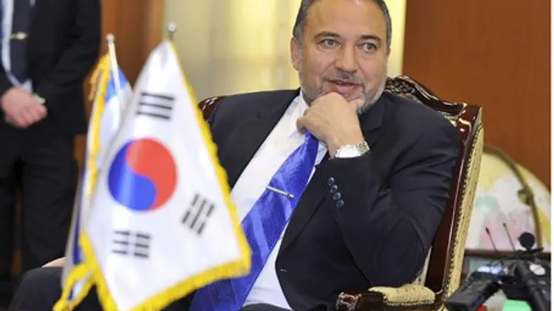 Avigdor Lieberman, S. Korea