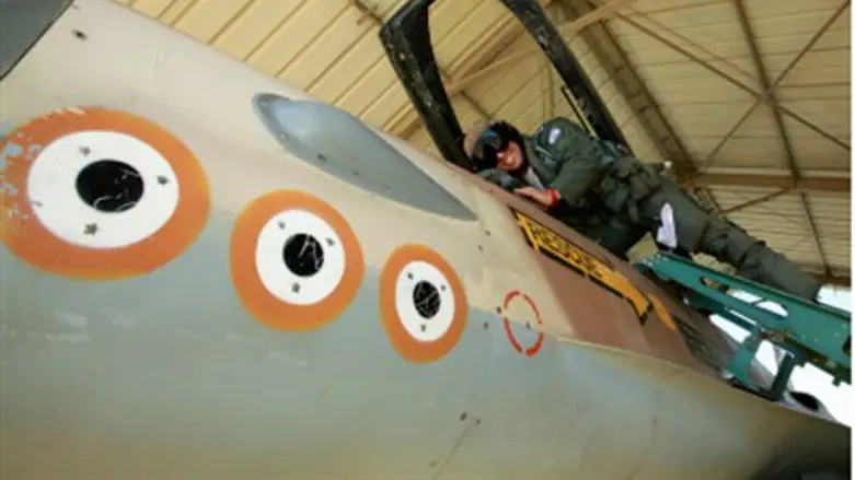 IAF F-16: markings denote 'kills'